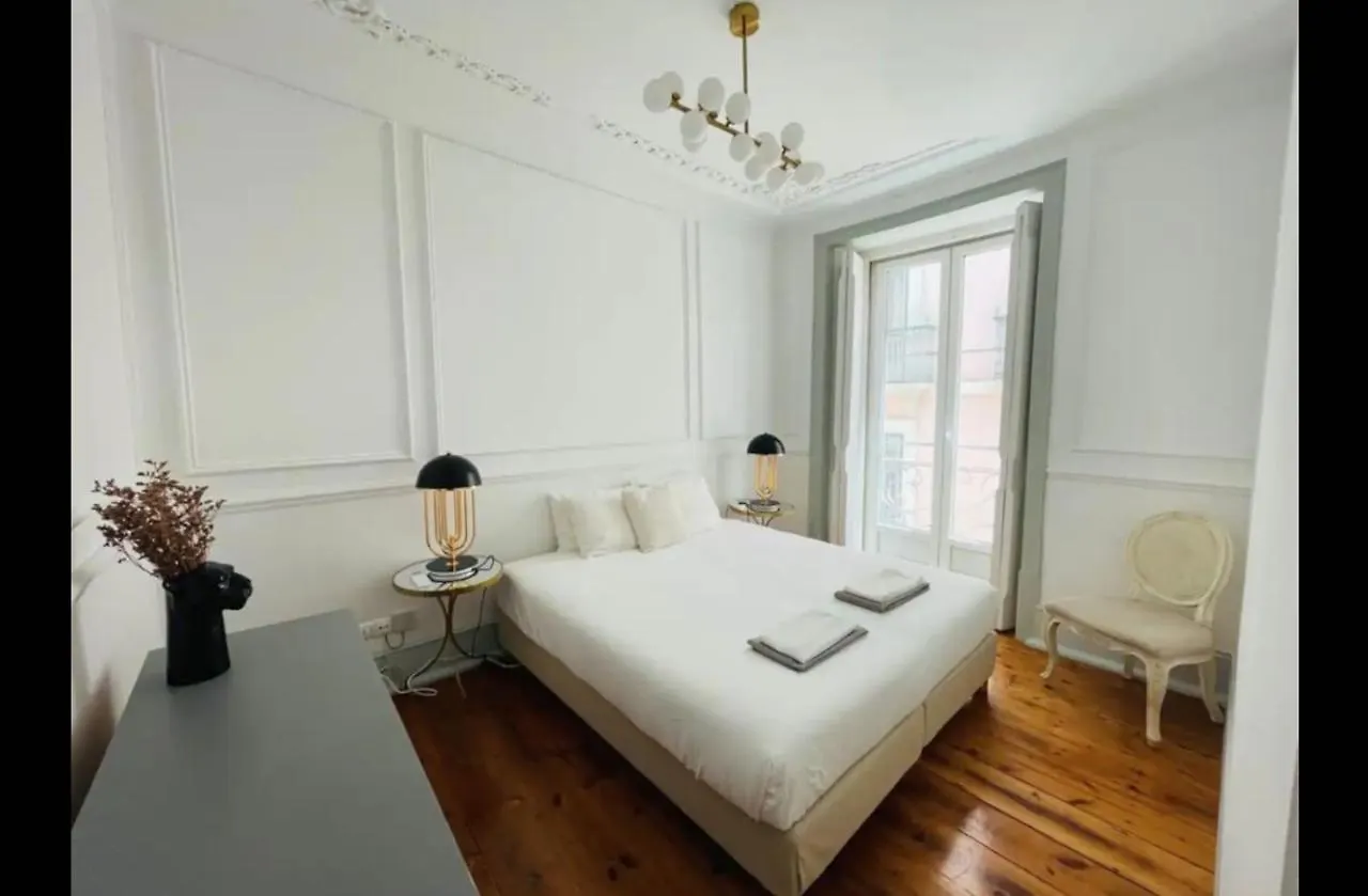Апартаменты Beautiful And Stylish 5Br In The Heart Of Chiado Лиссабон