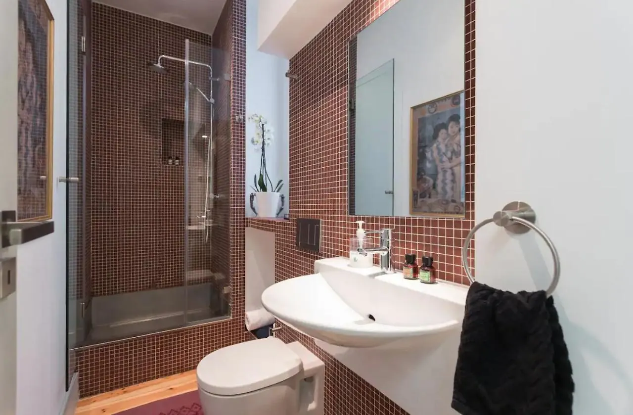 Апартаменты Beautiful And Stylish 5Br In The Heart Of Chiado Лиссабон