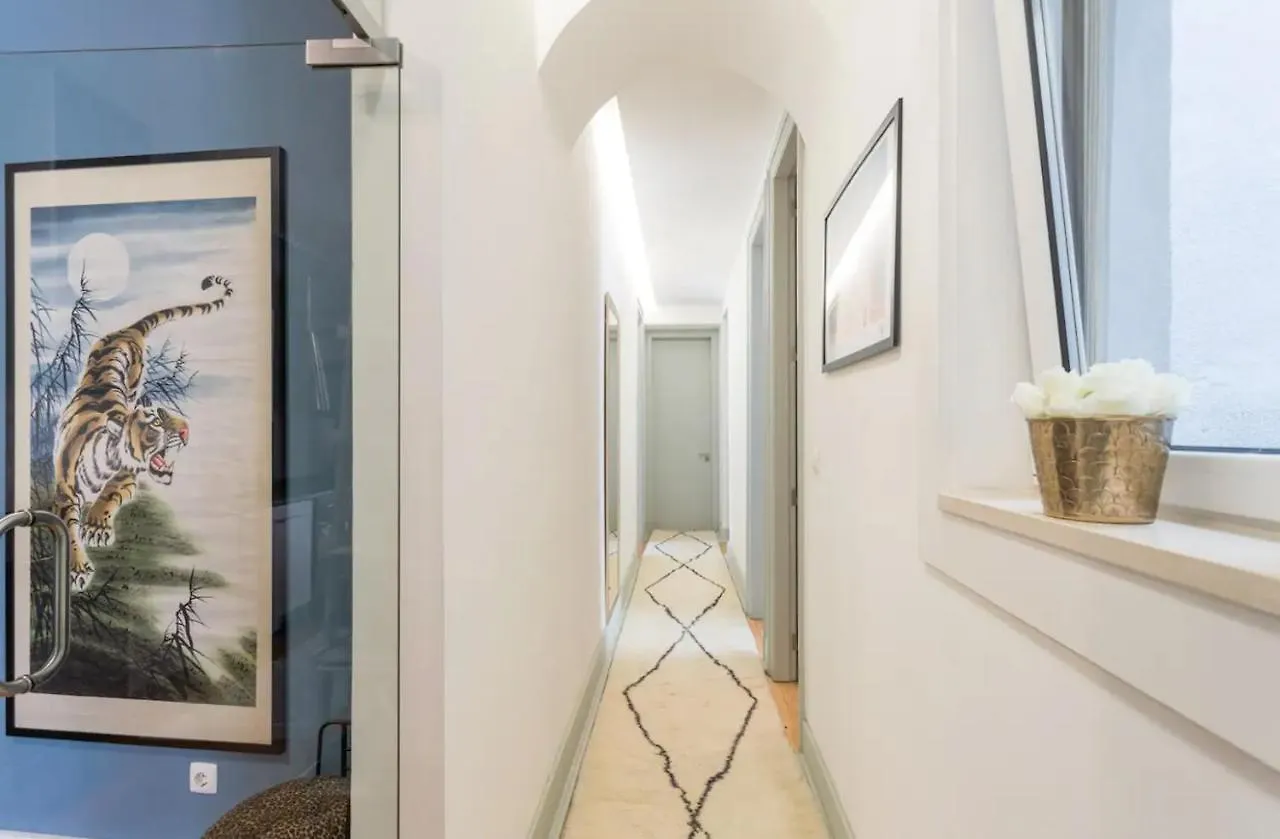 アパート リスボンBeautiful And Stylish 5Br In The Heart Of Chiadoアパートメント
